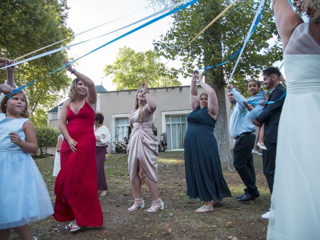 Le mariage de Grégorio et Lidy à Chasseneuil-du-Poitou, Vienne 32