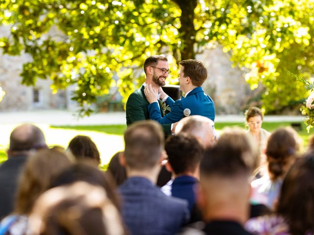 Le mariage de Cyril et Gaëtan à Les Herbiers, Vendée 58