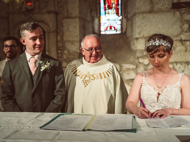 Le mariage de Mathieu et Céline à Antonne-et-Trigonant, Dordogne 44