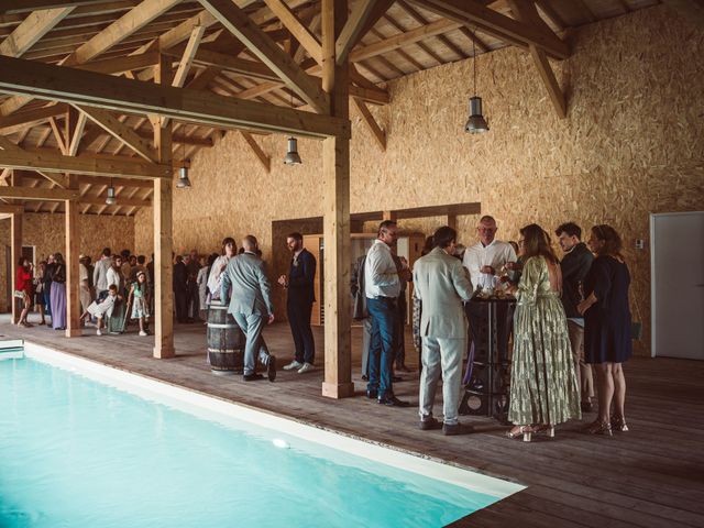 Le mariage de Mathieu et Céline à Antonne-et-Trigonant, Dordogne 56