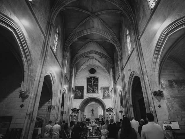 Le mariage de Kevin et Elina à Villeneuve-les-Avignon, Gard 40