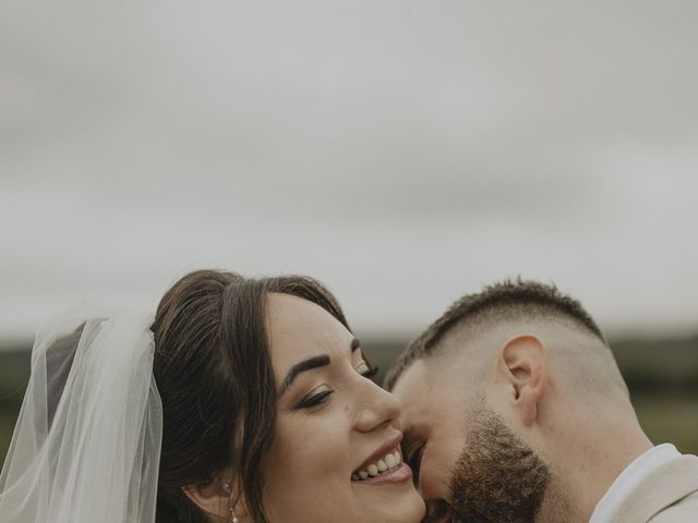 Le mariage de Kevin et Elina à Villeneuve-les-Avignon, Gard 86
