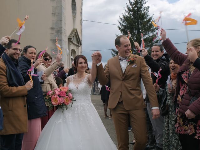 Le mariage de Émilien et Lucie à Oussières, Jura 24