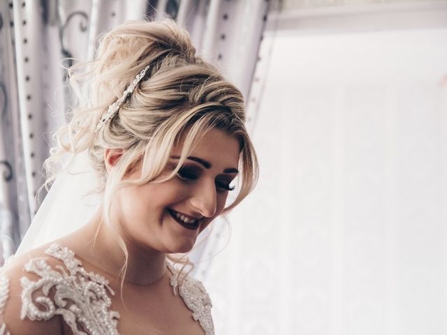 Le mariage de Aziz et Amandine à Vernon, Eure 12