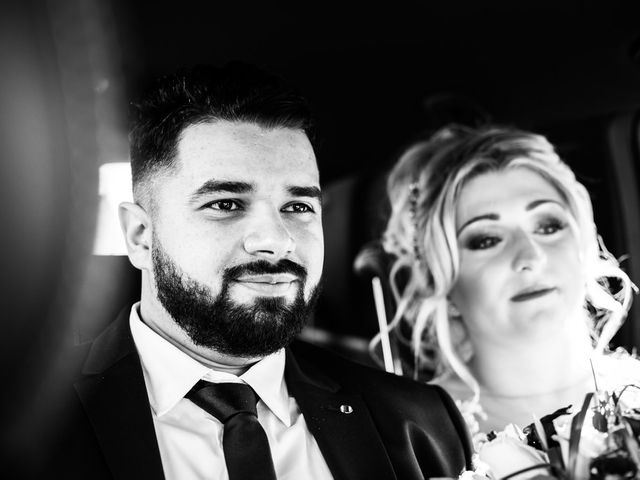 Le mariage de Aziz et Amandine à Vernon, Eure 16
