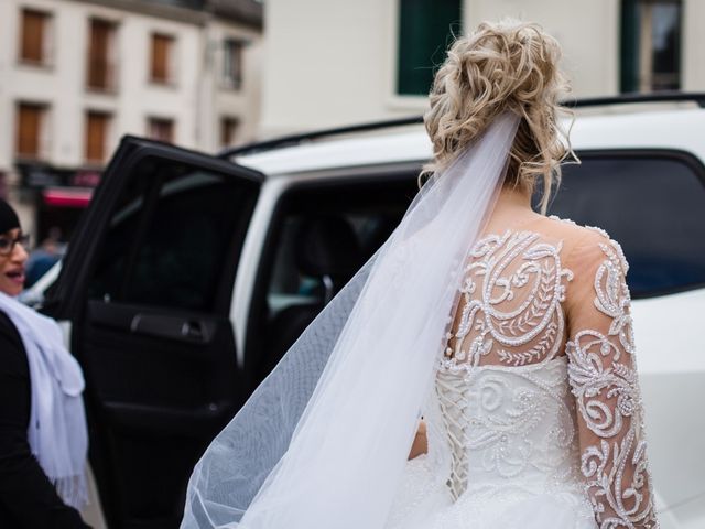 Le mariage de Aziz et Amandine à Vernon, Eure 18