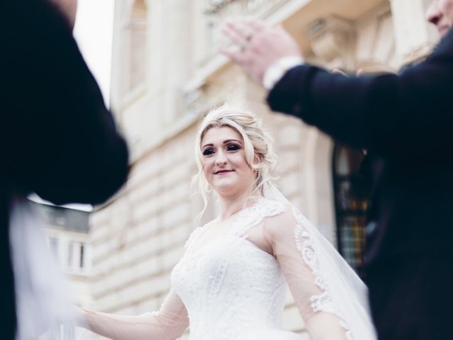 Le mariage de Aziz et Amandine à Vernon, Eure 19