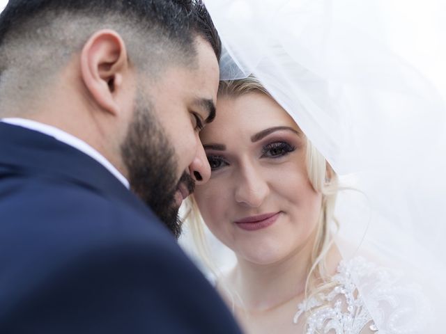 Le mariage de Aziz et Amandine à Vernon, Eure 28