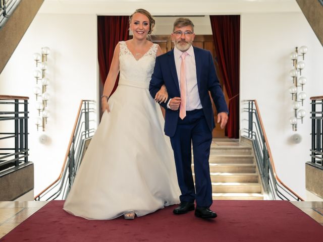 Le mariage de Alexandre et Laura à Montreuil, Seine-Saint-Denis 45