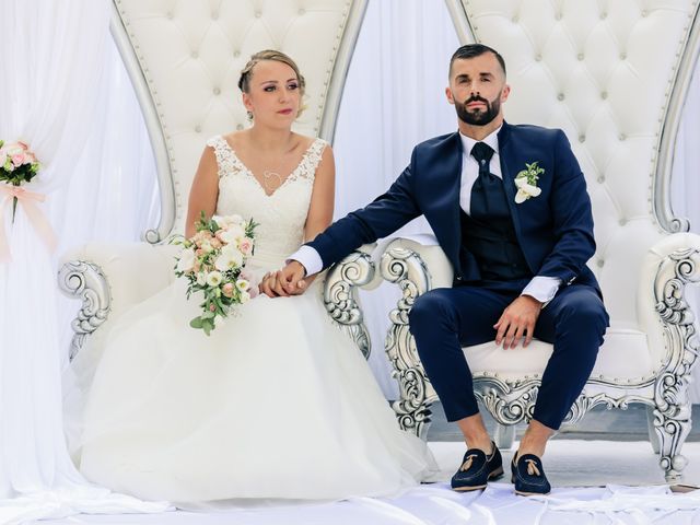 Le mariage de Alexandre et Laura à Montreuil, Seine-Saint-Denis 76