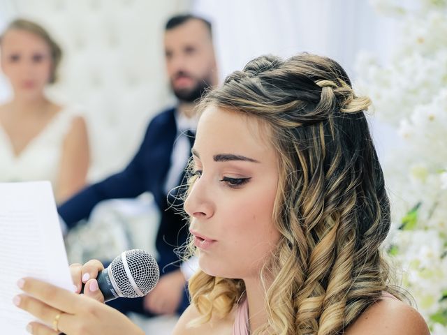 Le mariage de Alexandre et Laura à Montreuil, Seine-Saint-Denis 84