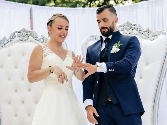 Le mariage de Alexandre et Laura à Montreuil, Seine-Saint-Denis 109