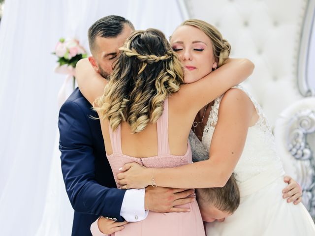 Le mariage de Alexandre et Laura à Montreuil, Seine-Saint-Denis 115