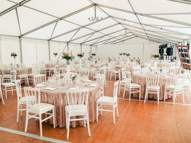 Le mariage de Alexandre et Laura à Montreuil, Seine-Saint-Denis 121