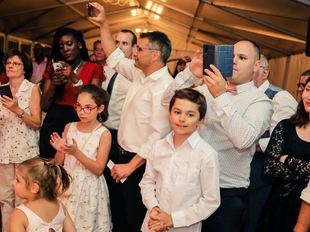 Le mariage de Alexandre et Laura à Montreuil, Seine-Saint-Denis 196