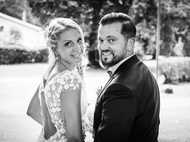 Le mariage de Frederique et Christelle à Le Barp, Gironde 10