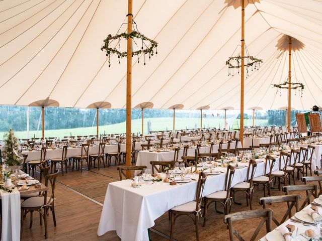 Le mariage de Valentin et Charlotte à Laguiole, Aveyron 40