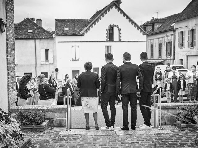 Le mariage de Geoffrey et Xavier à Pont-sur-Yonne, Yonne 23