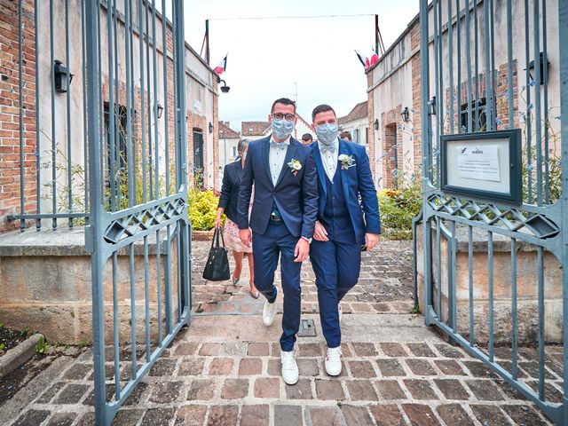 Le mariage de Geoffrey et Xavier à Pont-sur-Yonne, Yonne 24