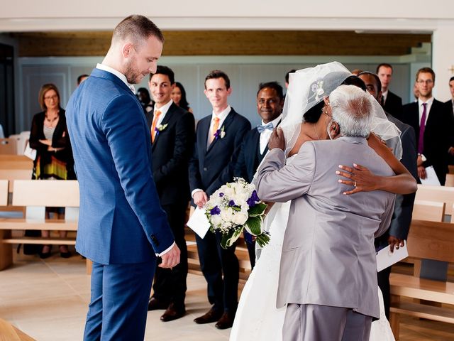 Le mariage de Antony et Sophie à Saint-Pierre-du-Perray, Essonne 43