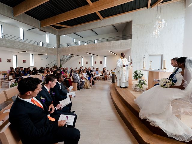 Le mariage de Antony et Sophie à Saint-Pierre-du-Perray, Essonne 48