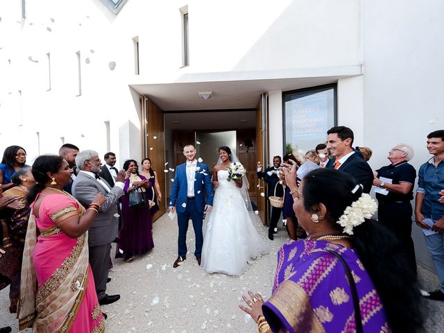 Le mariage de Antony et Sophie à Saint-Pierre-du-Perray, Essonne 56