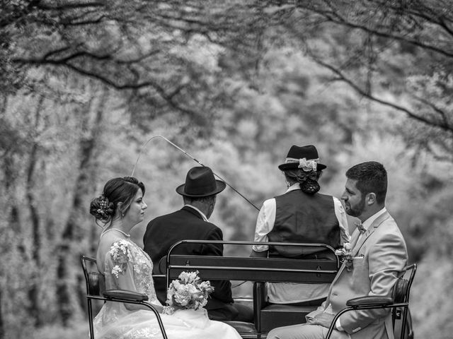 Le mariage de Bastien et Coralie à Miremont , Puy-de-Dôme 10