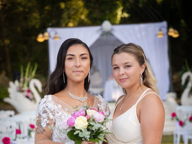 Le mariage de Lorenzo et Emilie à Le Coudray-Montceaux, Essonne 16