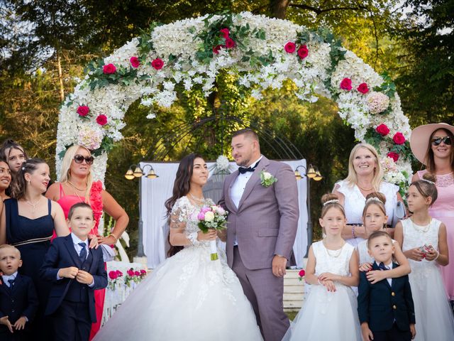 Le mariage de Lorenzo et Emilie à Le Coudray-Montceaux, Essonne 17