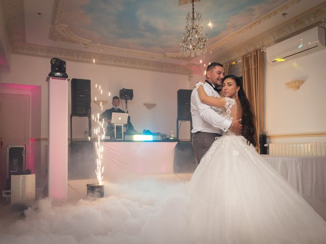 Le mariage de Lorenzo et Emilie à Le Coudray-Montceaux, Essonne 35