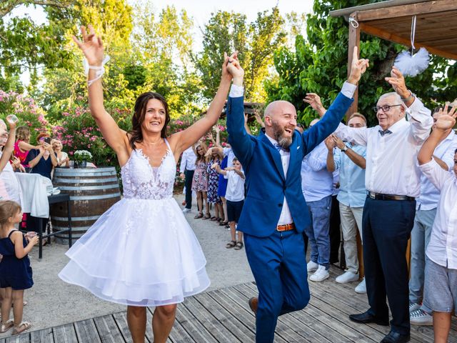 Le mariage de Fabien et Céline à Sainte-Cécile-les-Vignes, Vaucluse 16