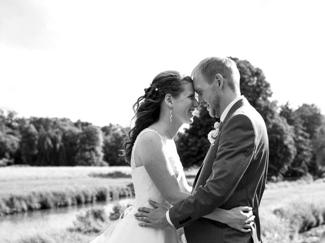 Le mariage de Blandine et Jérôme à Saint- Martin-de-Bréthencourt, Yvelines 4