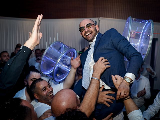 Le mariage de Malik et Amel à Lormont, Gironde 44