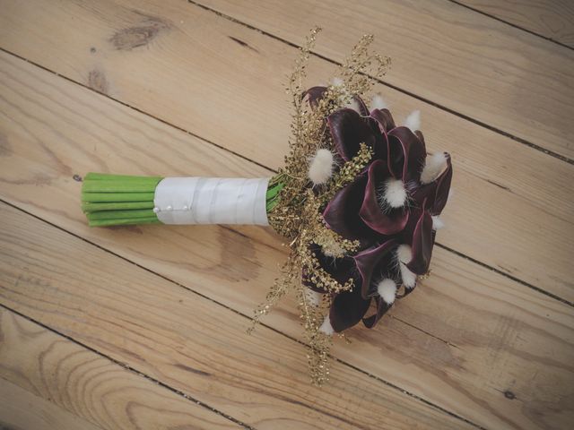 Le mariage de Julien et Sonja à Saint-Bonnet-le-Château, Loire 11