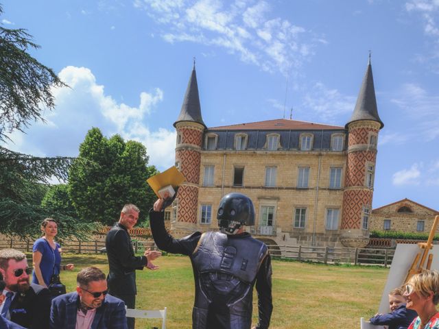 Le mariage de Julien et Sonja à Saint-Bonnet-le-Château, Loire 21