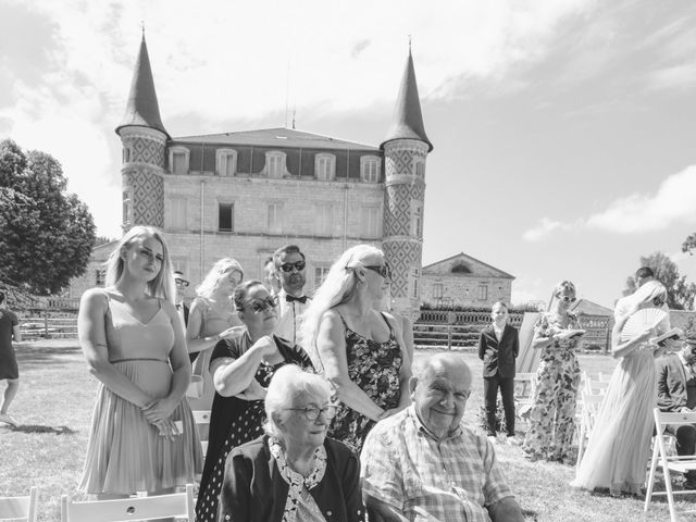 Le mariage de Julien et Sonja à Saint-Bonnet-le-Château, Loire 25