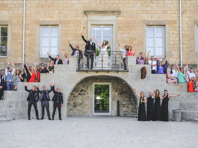 Le mariage de Julien et Sonja à Saint-Bonnet-le-Château, Loire 37