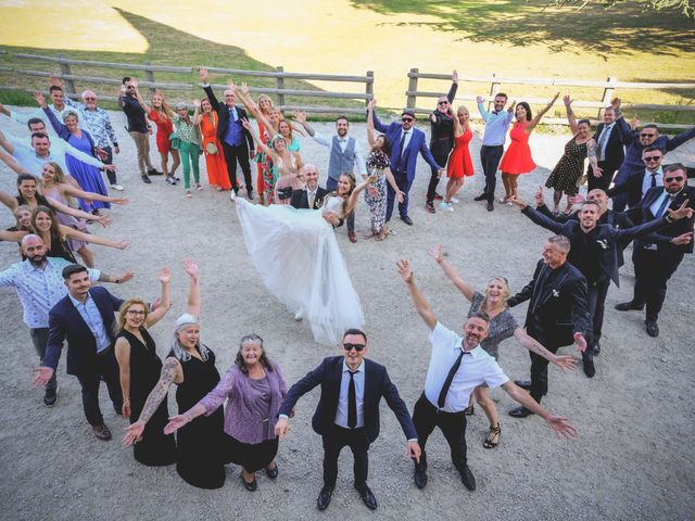 Le mariage de Julien et Sonja à Saint-Bonnet-le-Château, Loire 38