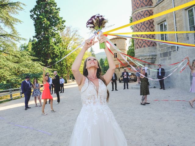 Le mariage de Julien et Sonja à Saint-Bonnet-le-Château, Loire 40