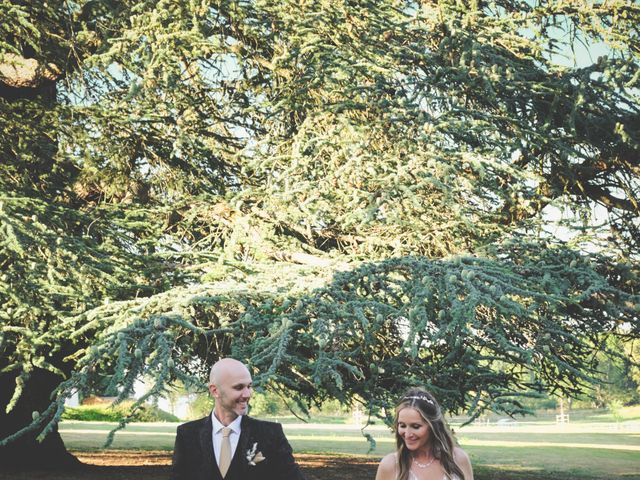 Le mariage de Julien et Sonja à Saint-Bonnet-le-Château, Loire 42