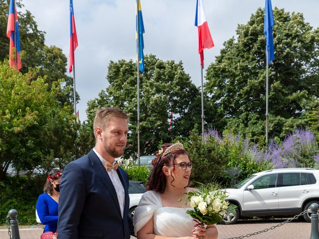 Le mariage de Anthony et Louise-Eugénie à Dole, Jura 3