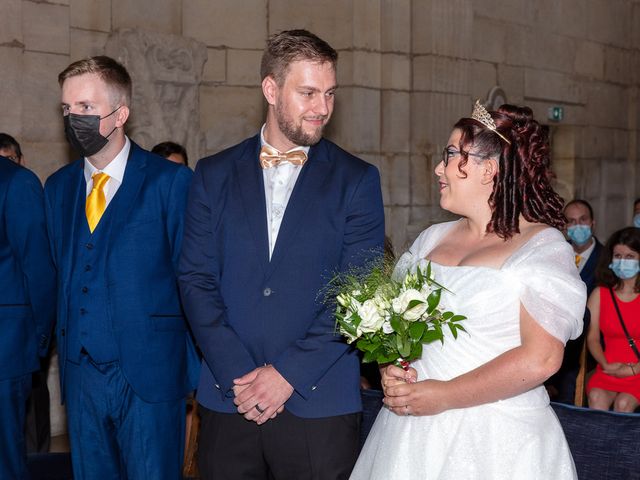 Le mariage de Anthony et Louise-Eugénie à Dole, Jura 5