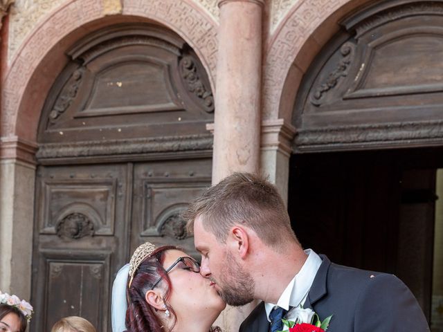 Le mariage de Anthony et Louise-Eugénie à Dole, Jura 23