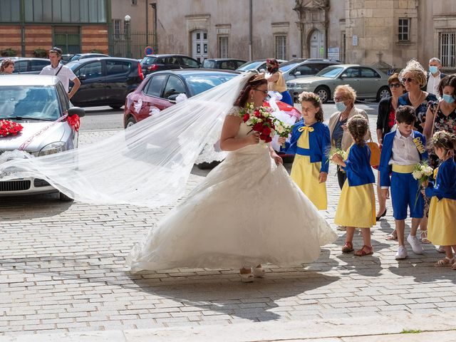 Le mariage de Anthony et Louise-Eugénie à Dole, Jura 27