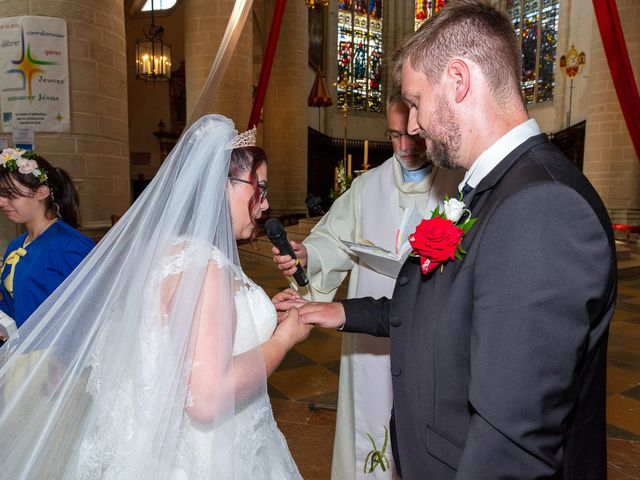 Le mariage de Anthony et Louise-Eugénie à Dole, Jura 35