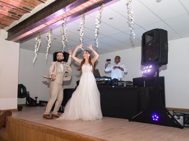 Le mariage de Théo et Laureen à Marolles-en-Brie, Seine-et-Marne 90