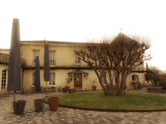 Le mariage de Stéphane et Ornella à Saint-Médard-d'Eyrans, Gironde 86