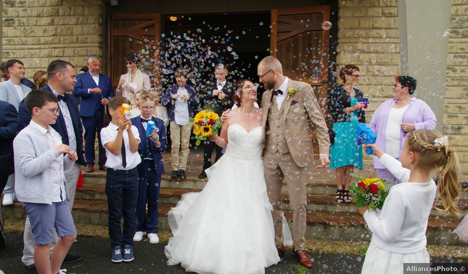 Le mariage de Jean-Pierre et Olivia à May-sur-Orne, Calvados