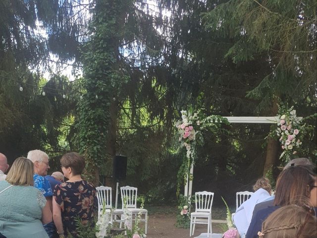 Le mariage de Olivia Murphy et Florian Sureau  et Olivia  à Faverolles, Eure-et-Loir 7