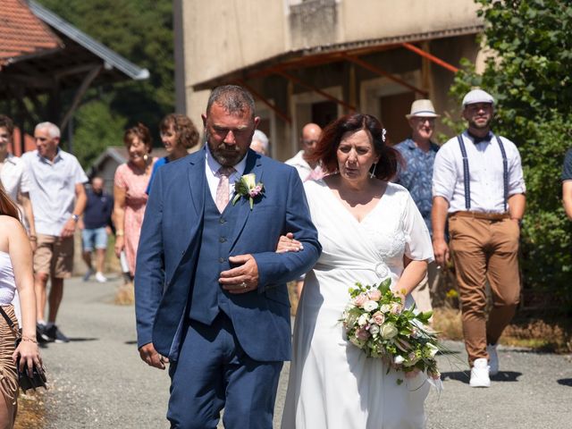 Le mariage de Hervé et Marie-Laure à Lomont-sur-Crête, Doubs 24